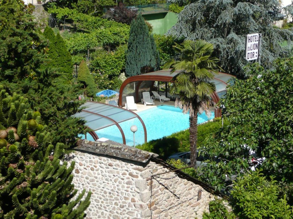 Hotel Du Lion D'Or Entraygues-sur-Truyere Exterior photo